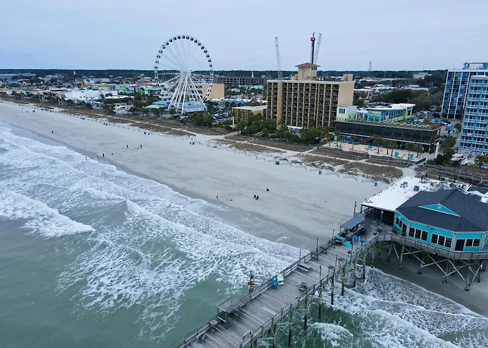 Carolinian Beach Resort - By Vacasa Myrtle Beach